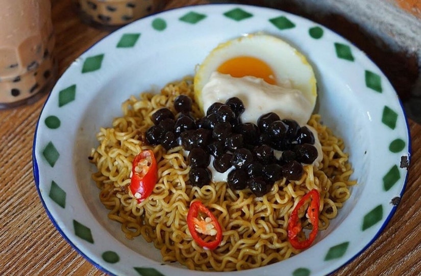 3 Mie Instan dengan Topping Teraneh di Indonesia